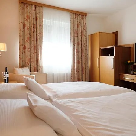 Pension Zur Sonne Illmitz Exterior photo