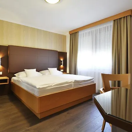 Pension Zur Sonne Illmitz Exterior photo